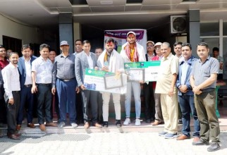 अक्सफोर्डद्वारा दुई क्रिकेटर सम्मानित 